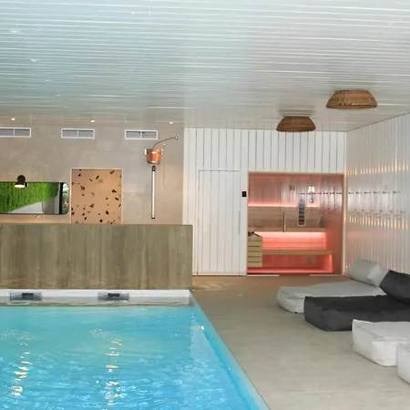 Sous La Houlette, Suites, Piscine Interieure Et Sauna Bed & Breakfast Villers-la-Ville