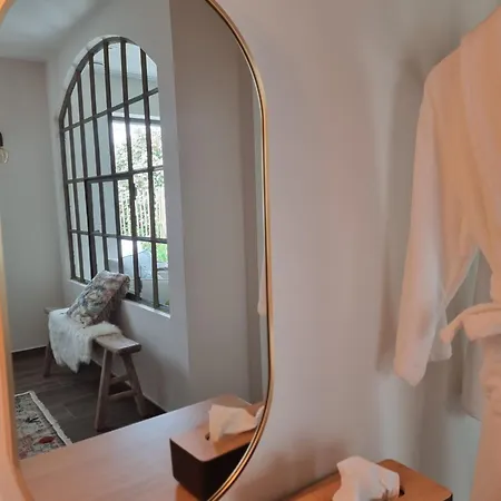 Sous La Houlette, 3 Suites, Pool And Sauna On Demand 4*