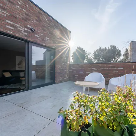 Frühstückspension Sous La Houlette, 3 Suites, Pool And Sauna On Demand