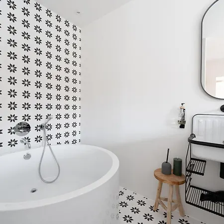 Sous La Houlette, 3 Suites, Pool And Sauna On Demand 4*