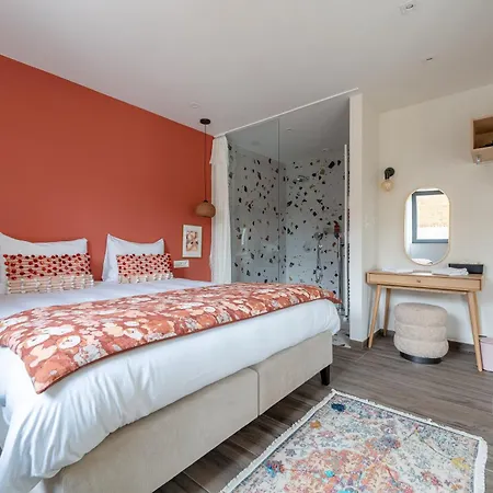 Sous La Houlette, Suites, Piscine Interieure Et Sauna *
