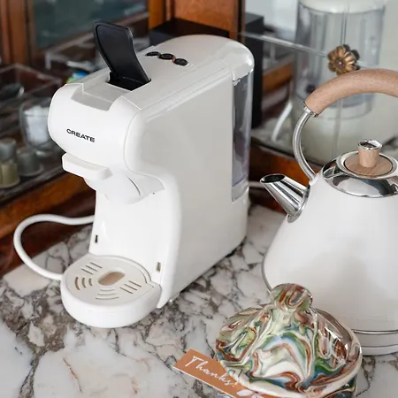 Bed & Breakfast Sous La Houlette, 3 Suites, Pool And Sauna On Demand