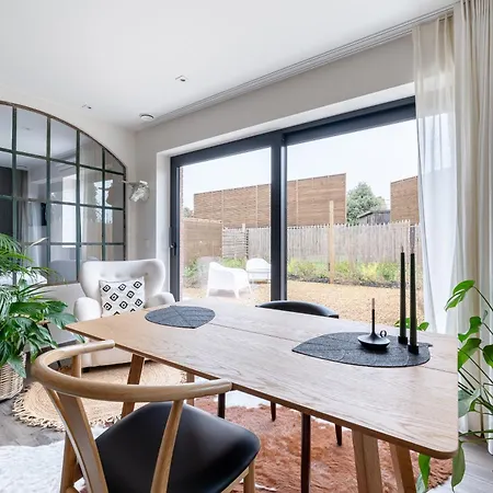 Sous La Houlette, 3 Suites, Pool And Sona On Demand Bed & Breakfast