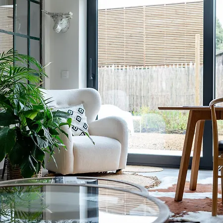 Sous La Houlette, 3 Suites, Pool And Sauna On Demand Bed & Breakfast Villers-la-Ville