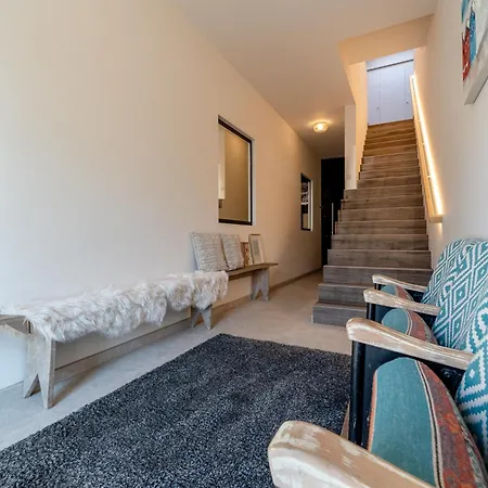 Bed & Breakfast Sous La Houlette, Suites, Piscine Interieure Et Sauna Villers-la-Ville