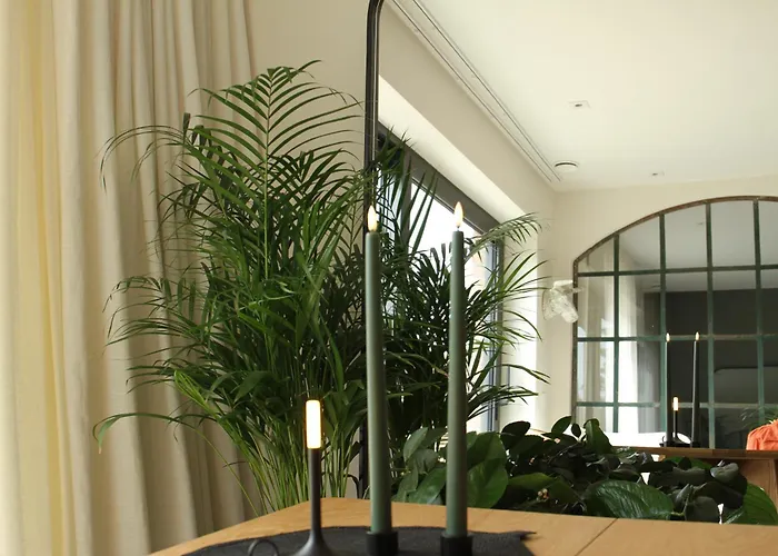 Sous La Houlette, 3 Suites, Pool And Sauna On Demand Bed and Breakfast