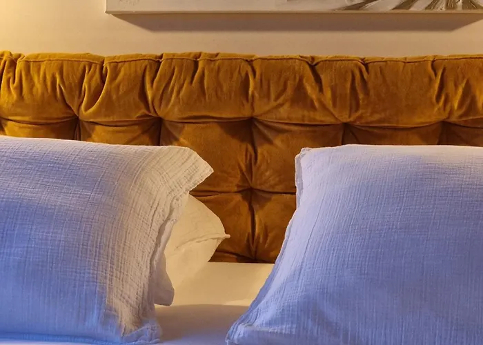 Sous La Houlette, 3 Suites, Pool And Sauna On Demand