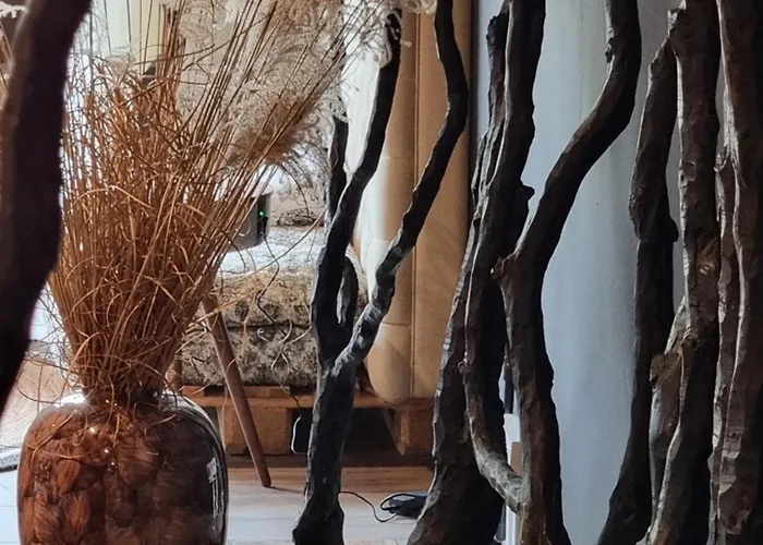 Sous La Houlette, 3 Suites, Pool And Sauna On Demand Bed and Breakfast 4*