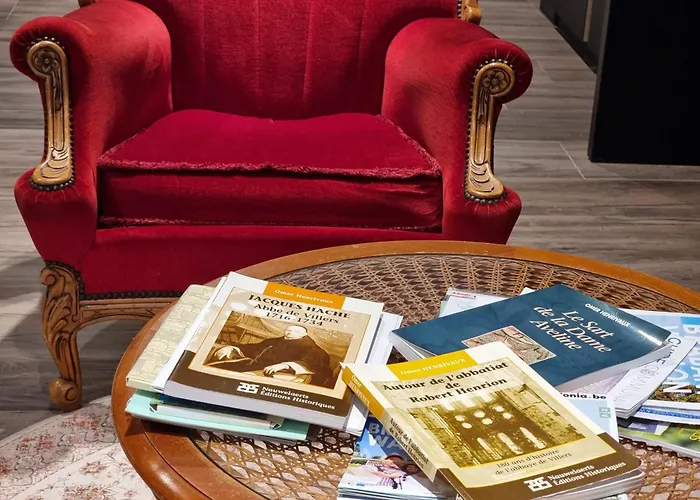 Sous La Houlette, 3 Suites, Pool And Sauna On Demand Bed and Breakfast Villers-la-Ville