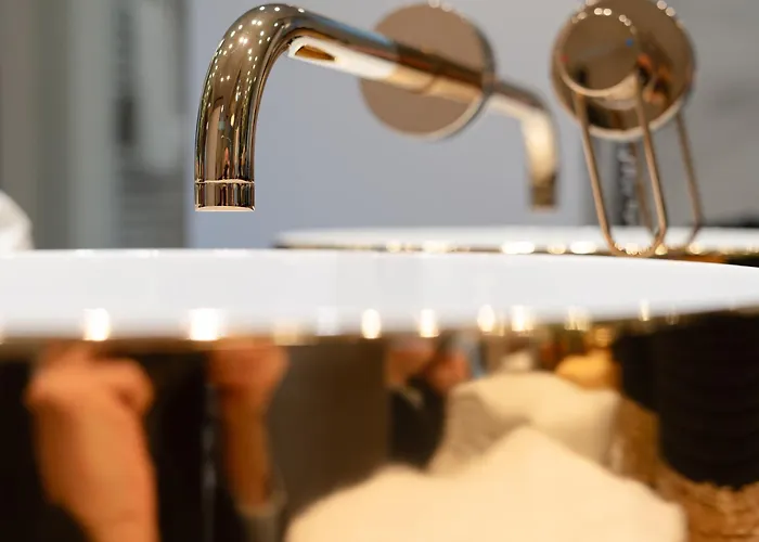 Sous La Houlette, 3 Suites, Pool And Sauna On Demand Bed and Breakfast Villers-la-Ville