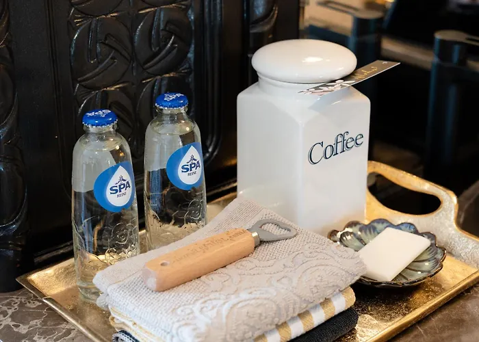 Bed and Breakfast Sous La Houlette, 3 Suites, Pool And Sauna On Demand Villers-la-Ville