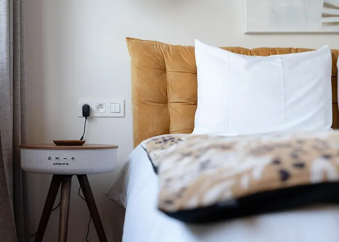 Sous La Houlette, 3 Suites, Pool And Sauna On Demand