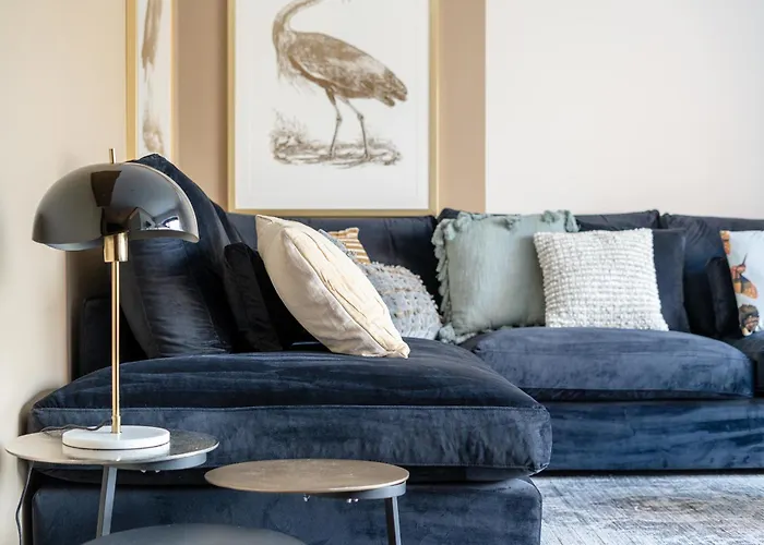 Bed and Breakfast Sous La Houlette, 3 Suites, Pool And Sauna On Demand