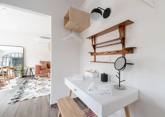 Sous La Houlette, 3 Suites, Pool And Sauna On Demand