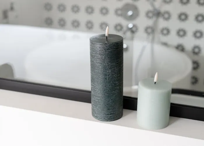 Sous La Houlette, 3 Suites, Pool And Sauna On Demand Bed and Breakfast 4*