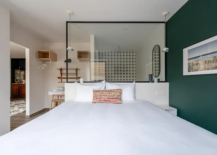 Sous La Houlette, 3 Suites, Pool And Sauna On Demand